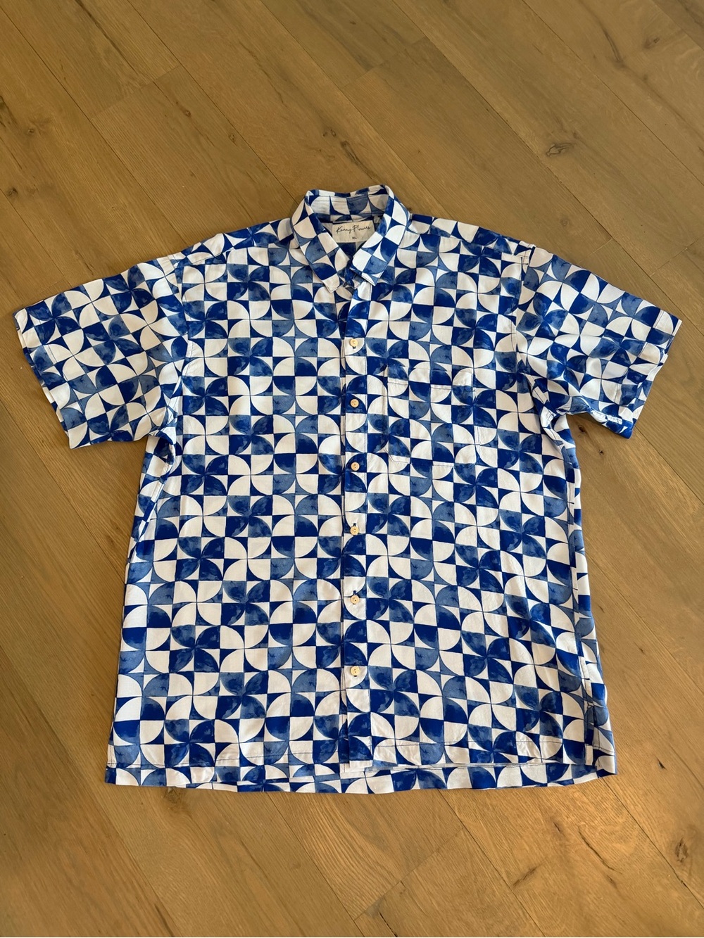 Kenny Flowers “The Greece” Blue & White Short Sleeve Shirt. Like new!